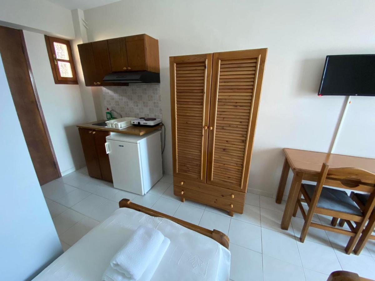 Hotel Pavlos - Studios 托隆 外观 照片