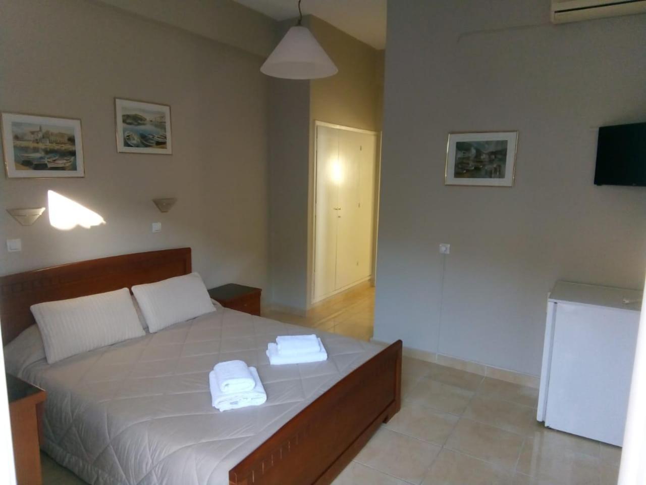 Hotel Pavlos - Studios 托隆 外观 照片